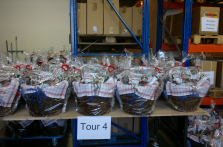 Versandkommissionierung gepackte Körbe